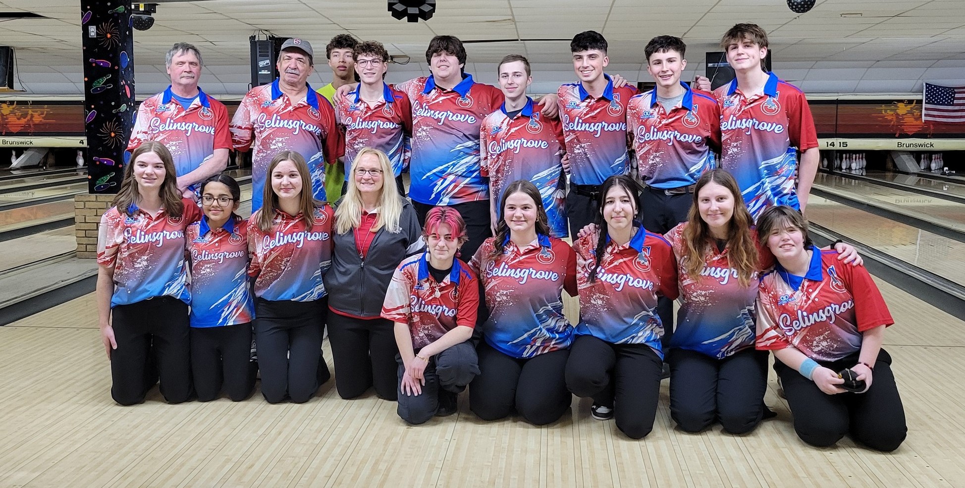 Congratulations to the Seals Boys & Girls PHAC 2026 Bowling Champions!