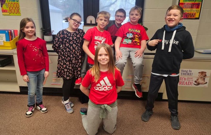 SAIS Students Wear Red, Pink, Purple, & Hearts for Kindness Week!